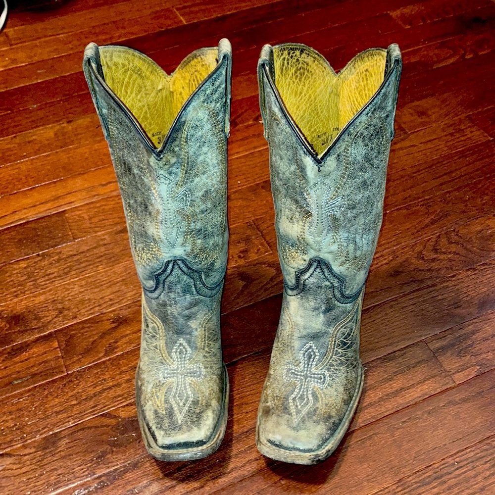 Corral boots